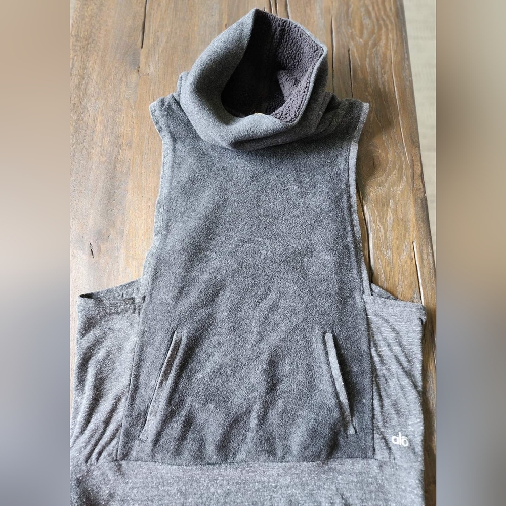 ALO YOGA Frost Vest Dark Gray Sherpa Fleece Funnelneck Size L